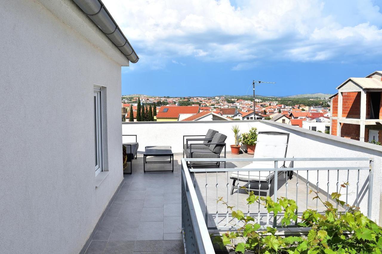 Apartment Leonora Vodice Kültér fotó