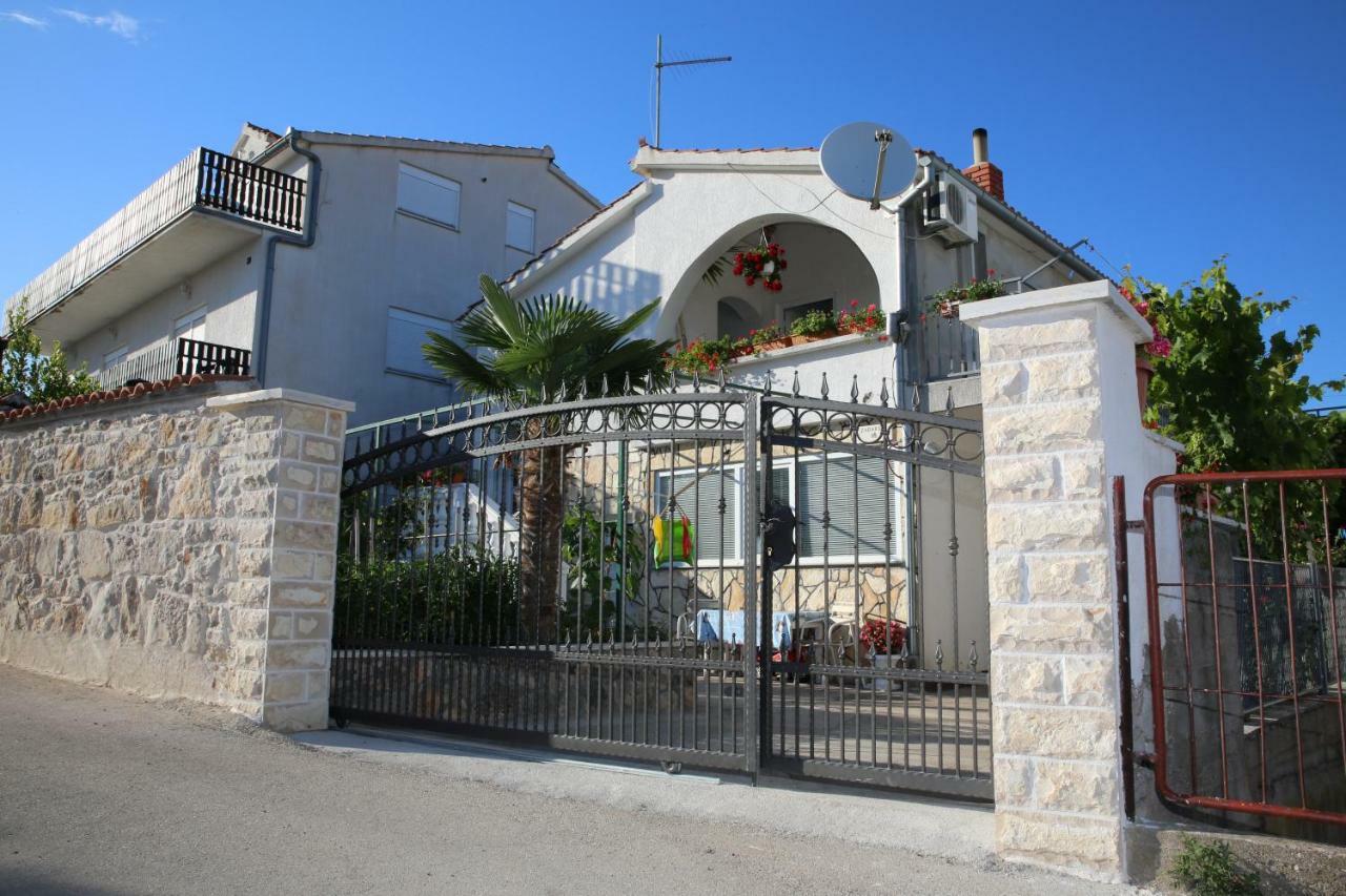 Apartment Leonora Vodice Kültér fotó