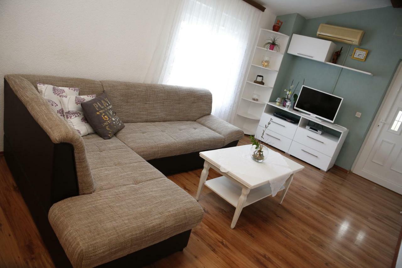 Apartment Leonora Vodice Kültér fotó
